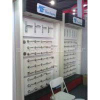 江門(mén)市蓬江區(qū)新聰明五金電器制品廠 專(zhuān)業(yè)生產(chǎn)拉手、門(mén)碰門(mén)吸與插銷(xiāo)塑膠制品